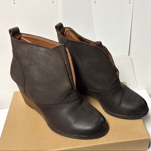 Brown Ankle Boots with Elastic Panels